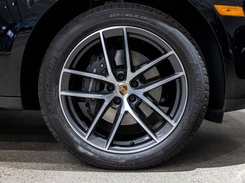 Certified 2024 Porsche Macan w/ Premium Plus Package AWD/4WD image 20