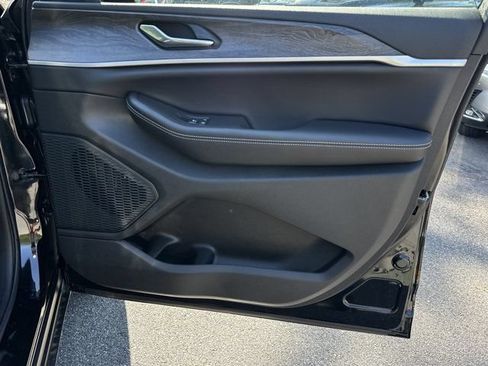New 2027 Jeep Grand Cherokee L Limited AWD/4WD image 14