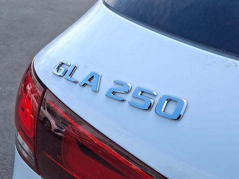 Certified 2022 Mercedes-Benz GLA 250 4MATIC image 30