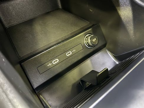 Used 2023 Audi Q4 e-tron Prestige image 22