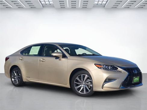 Used 2018 Lexus ES 300h image 8