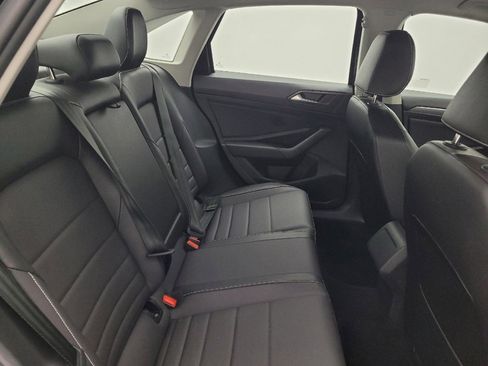 Used 2024 Volkswagen Jetta SE FWD image 19
