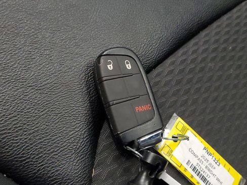 Used 2025 Jeep Compass Latitude AWD/4WD image 26