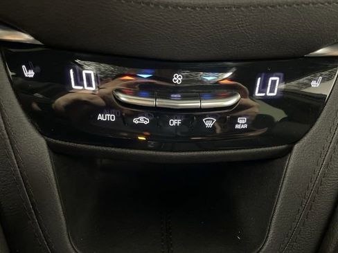 Used 2020 Cadillac XT5 Premium Luxury image 18