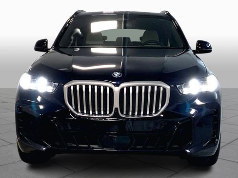 New 2026 BMW X5 xDrive50e image 3