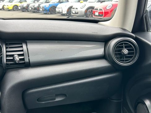 Used 2016 MINI Cooper 2-Door Hardtop image 24