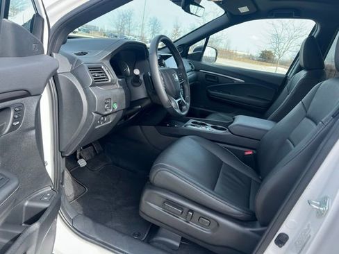 Used 2024 Honda Passport EX-L image 12
