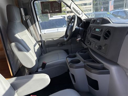New 2024 Ford E-450 and Econoline 450 Super Duty w/ Driver's Safety Package image 33