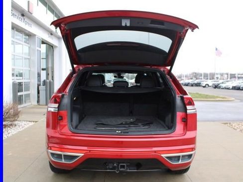 Used 2022 Volkswagen Atlas Cross Sport SEL R-Line image 10