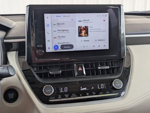 Used 2024 Toyota Corolla Cross XLE w/ Convenience Package image 11