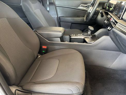 Used 2026 Kia Sportage LX FWD image 36
