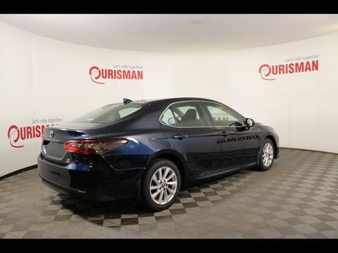 Used 2021 Toyota Camry LE AWD/4WD image 8