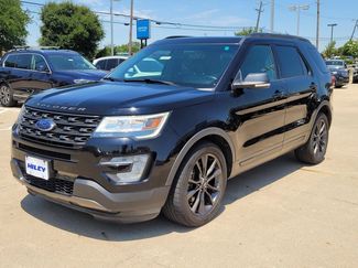 Used 2017 Ford Explorer XLT w/ Equipment Group 202A FWD video 2