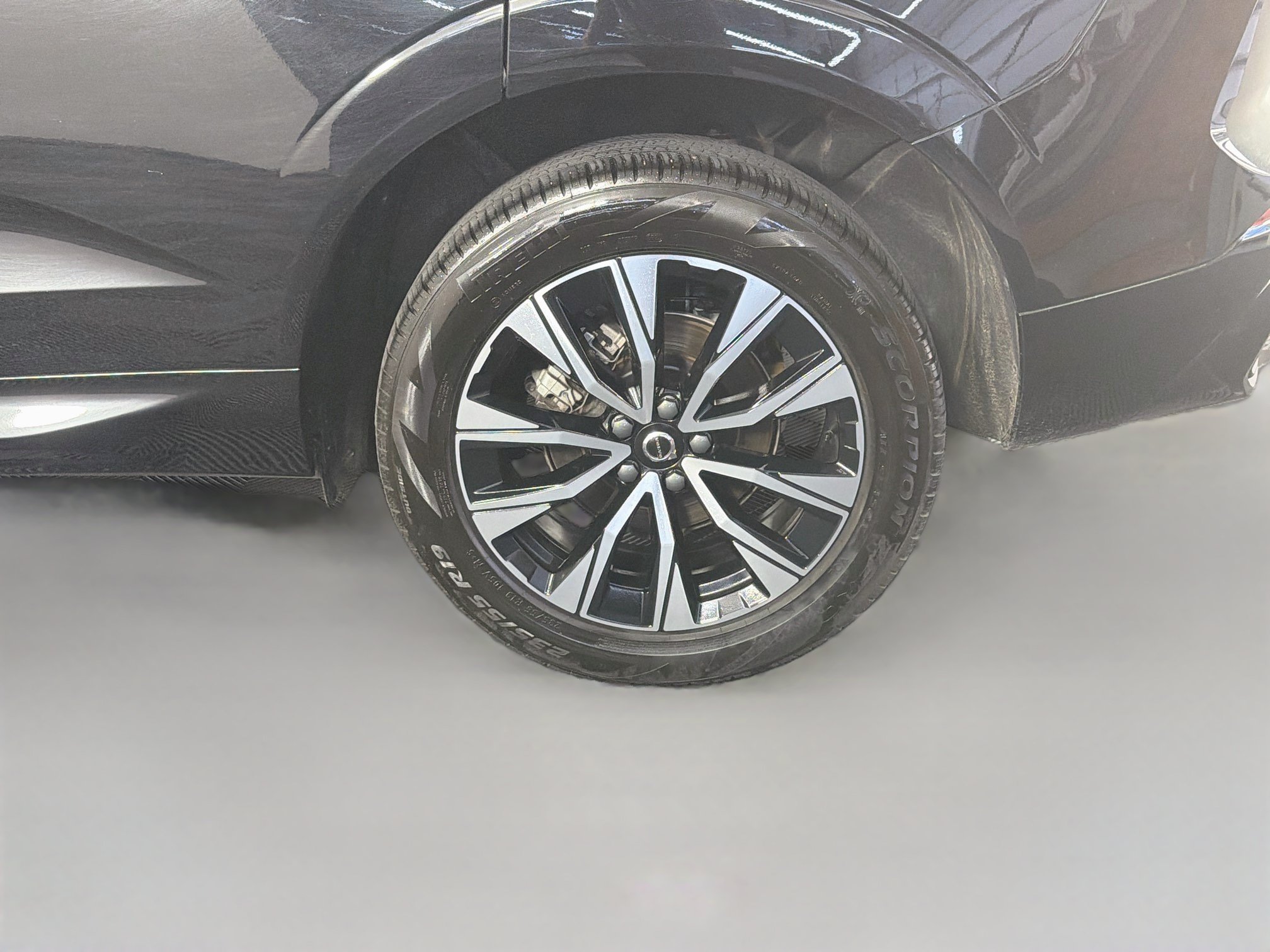 Used 2025 Volvo XC60 B5 Core AWD/4WD image 11
