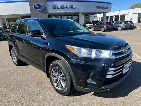 Used 2018 Toyota Highlander XLE AWD/4WD image 1