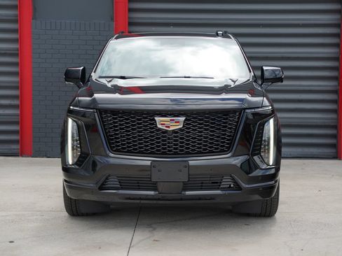 Used 2025 Cadillac Escalade Sport w/ Touring Package AWD/4WD image 4