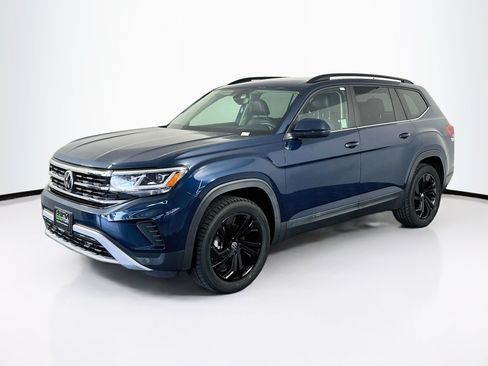 Used 2022 Volkswagen Atlas SE w/ Panoramic Sunroof Package FWD image 3