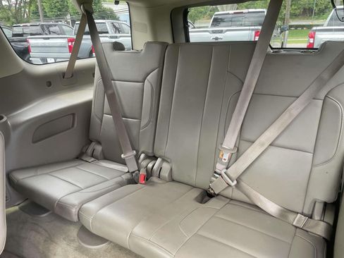 Used 2016 Chevrolet Suburban LT RWD image 11