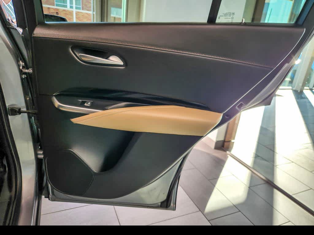 Used 2024 Cadillac XT4 Luxury w/ Cold Weather Package AWD/4WD image 23