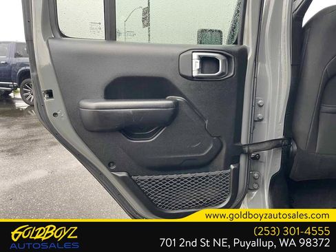 Used 2018 Jeep Wrangler Unlimited Sport S image 39