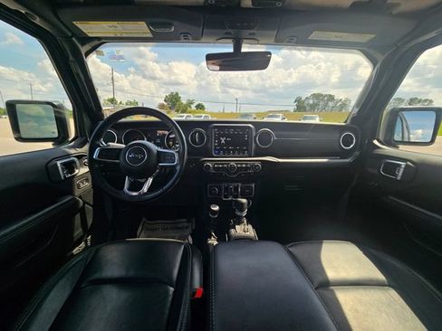 Used 2022 Jeep Wrangler Unlimited Sahara w/ Cold Weather Group AWD/4WD image 12