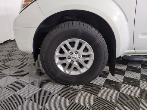 Used 2016 Nissan Frontier SV image 24