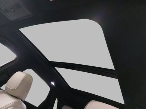 Used 2025 Cadillac XT5 Sportv w/ LPO, Floor Liner Package image 30