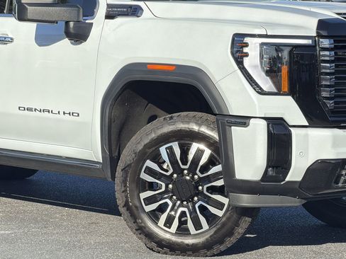 Used 2026 GMC Sierra 2500 Denali Ultimate AWD/4WD image 13
