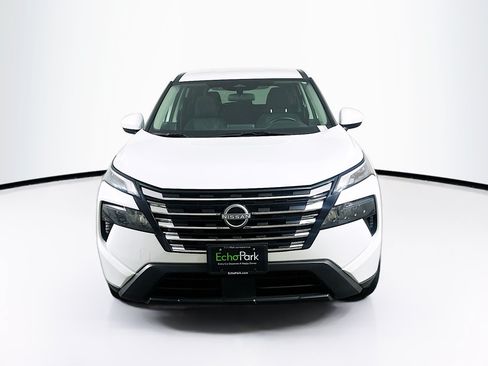 Used 2025 Nissan Rogue SV AWD/4WD image 2
