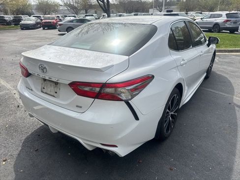 Used 2018 Toyota Camry SE image 15