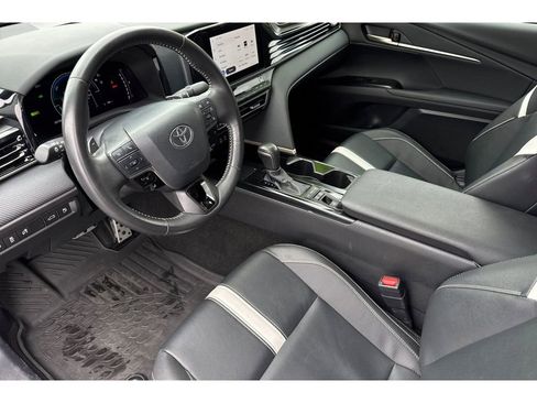 Certified 2025 Toyota Camry SE image 10