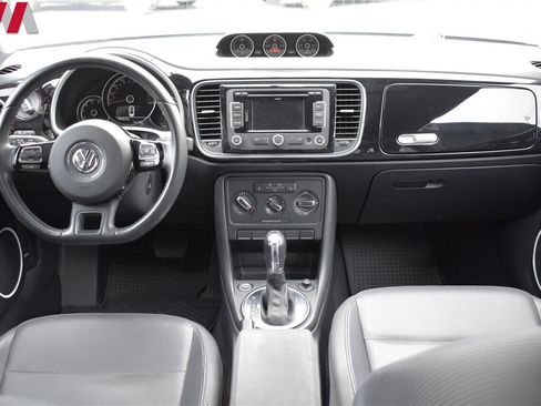 Used 2013 Volkswagen Beetle TDI image 12