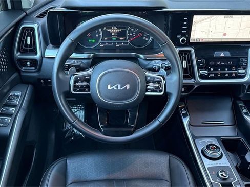 Used 2022 Kia Sorento S image 16