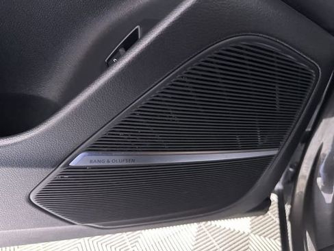 Used 2024 Audi Q8 Premium Plus image 69