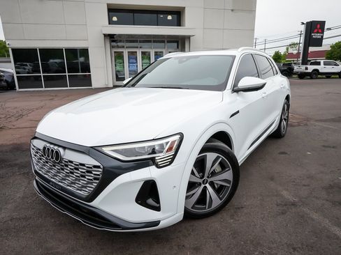 Used 2024 Audi Q8 e-tron Premium Plus AWD/4WD image 48