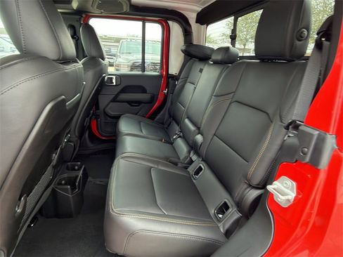 New 2025 Jeep Gladiator Sport image 20