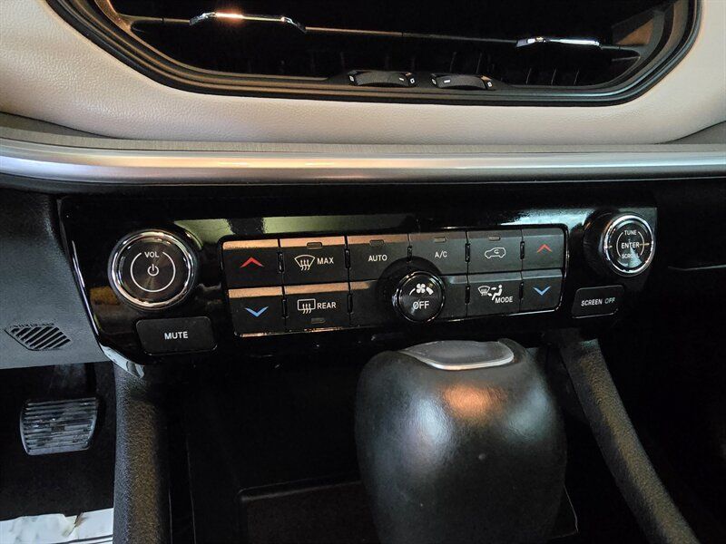 Used 2025 Jeep Compass Limited w/ Elite Group AWD/4WD image 21