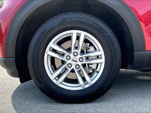 Certified 2023 Ford Explorer XLT AWD/4WD image 9
