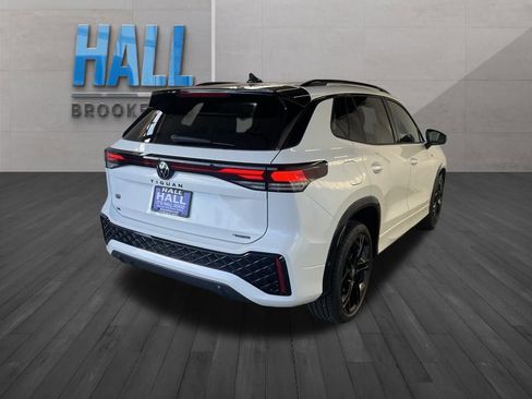 New 2026 Volkswagen Tiguan SE R-Line image 5