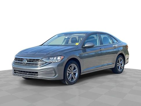 Used 2024 Volkswagen Jetta SE image 1