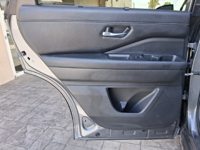 Used 2023 Nissan Pathfinder SL w/ Black Appearance Package FWD image 20