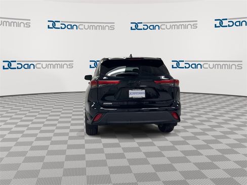 Used 2023 Toyota Highlander L image 7