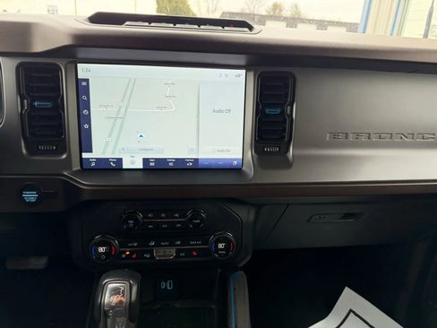 Used 2021 Ford Bronco Outer Banks w/ Sasquatch Package image 7