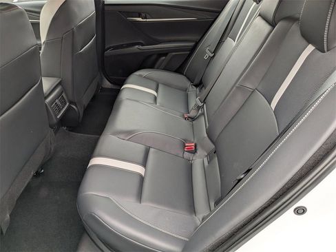 Used 2025 Toyota Camry SE image 27
