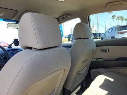 Used 2010 Hyundai Elantra GLS image 9