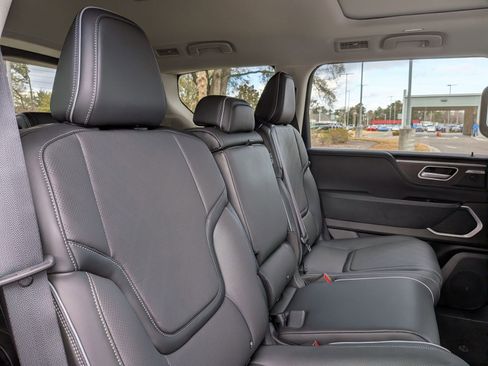 New 2026 INFINITI QX80 Luxe w/ Cargo Package AWD/4WD image 34