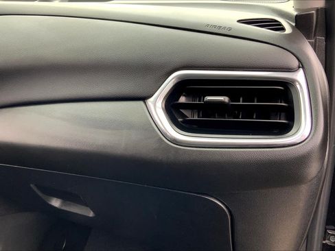 Certified 2019 Chevrolet Equinox LT w/ Driver Convenience Package FWD image 16