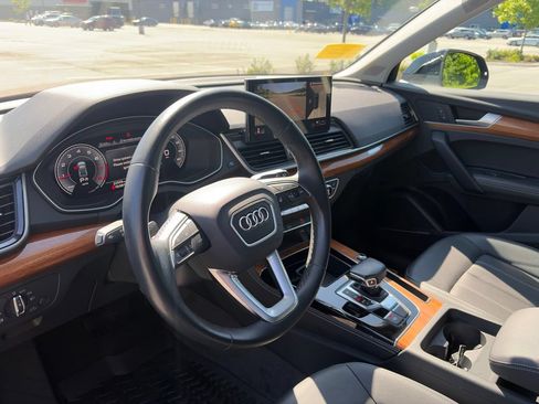 Used 2023 Audi Q5 2.0T Premium Plus w/ Premium Plus Package AWD/4WD image 11