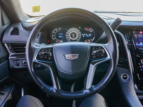Used 2018 Cadillac Escalade ESV Platinum AWD/4WD image 26
