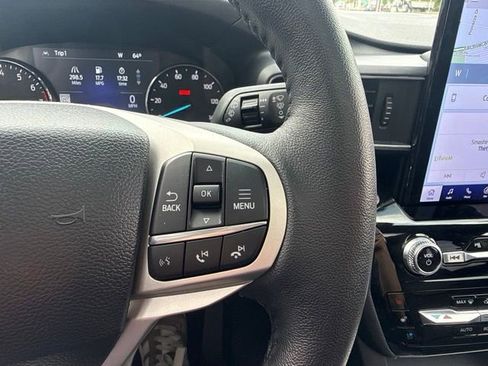Used 2024 Ford Explorer Limited w/ Limited Technology Package AWD/4WD image 19